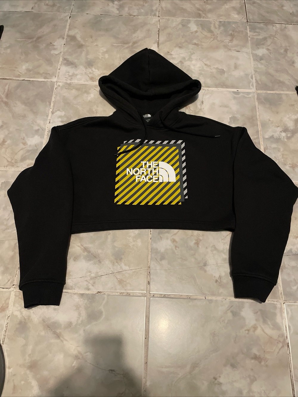 The North Face Women’s Black Cropped Hoodie Graphic Logo Sweatshirt SZ M